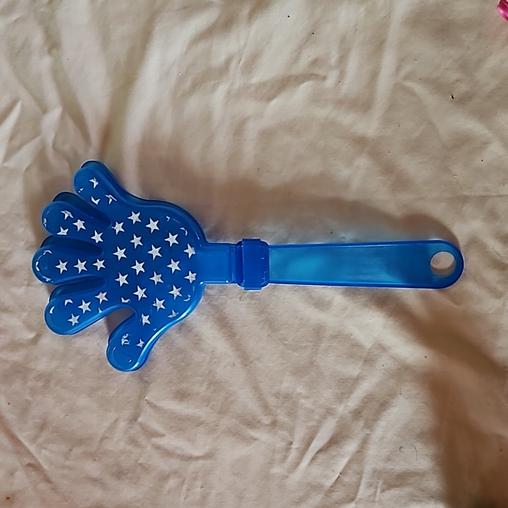 Blue Star Hand Clapper Toy